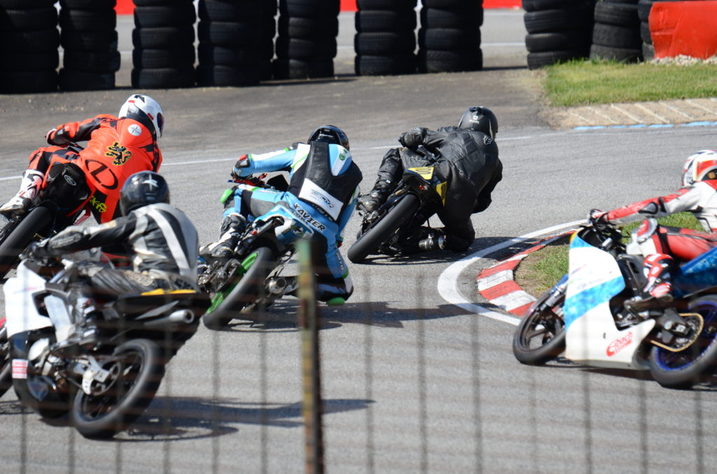Pneu moto course Bridgestone test