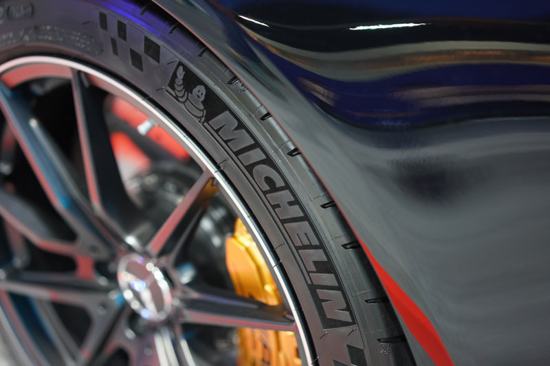 Zoom sur un pneu de la marque Michelin